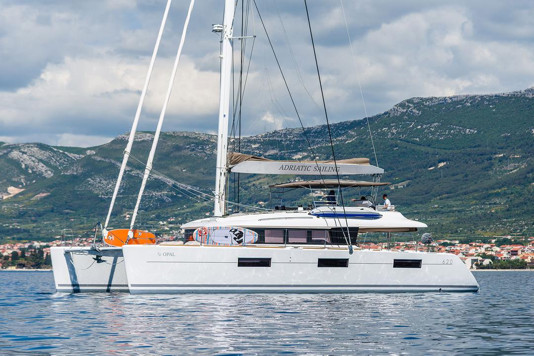 rent sailboat croatia with crew